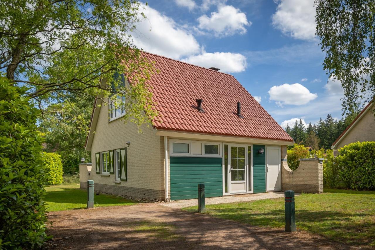 Bungalow - 6 Personen Gelegen In De Nabije Omgeving Van Avonturenpark Hellendoorn En De Prachtige Sallandse Heuvelrug En Eelerberg Exterior photo