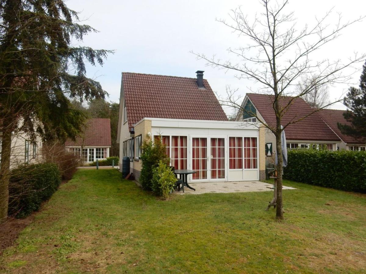Bungalow - 6 Personen Gelegen In De Nabije Omgeving Van Avonturenpark Hellendoorn En De Prachtige Sallandse Heuvelrug En Eelerberg Exterior photo
