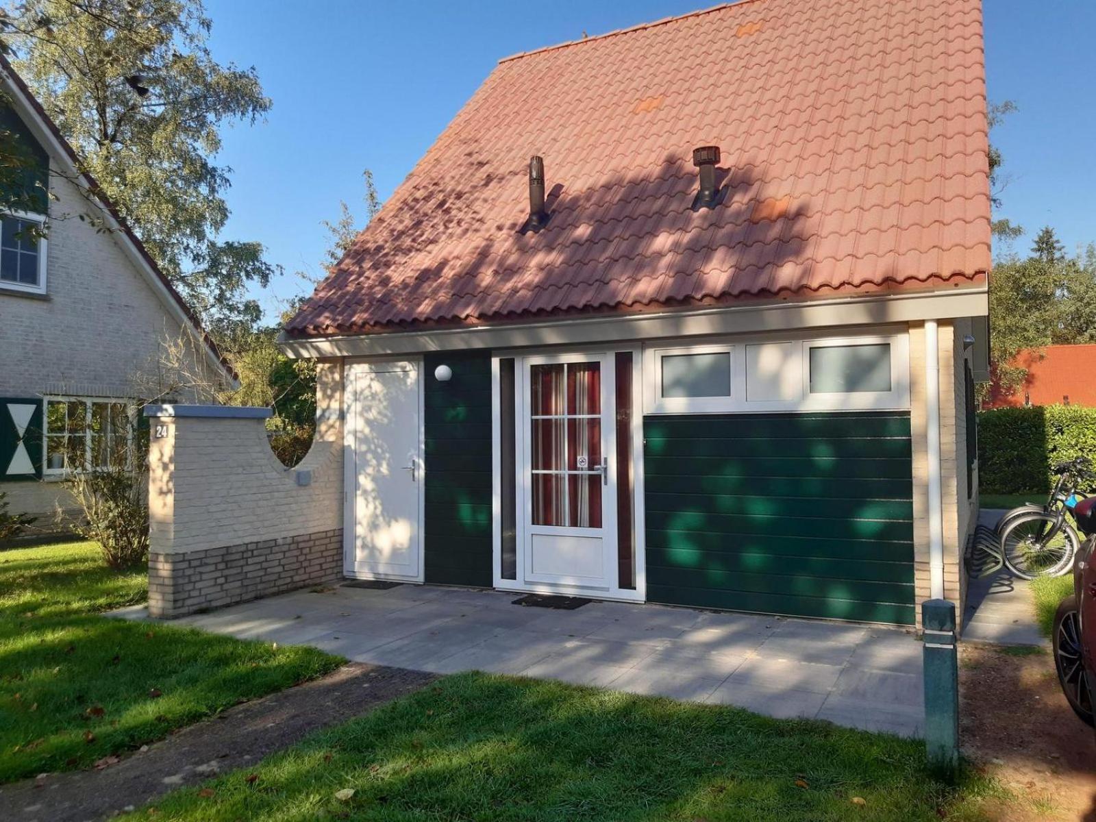 Bungalow - 6 Personen Gelegen In De Nabije Omgeving Van Avonturenpark Hellendoorn En De Prachtige Sallandse Heuvelrug En Eelerberg Exterior photo
